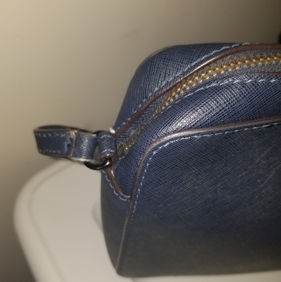 ❌ Sold ❌ Blue studded Michael Kors crossbody - Picture 2 of 7